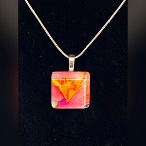 Vintage Abstract Ink Art Acrylic 1”Pendant Silver Tone Chain 18” Necklace